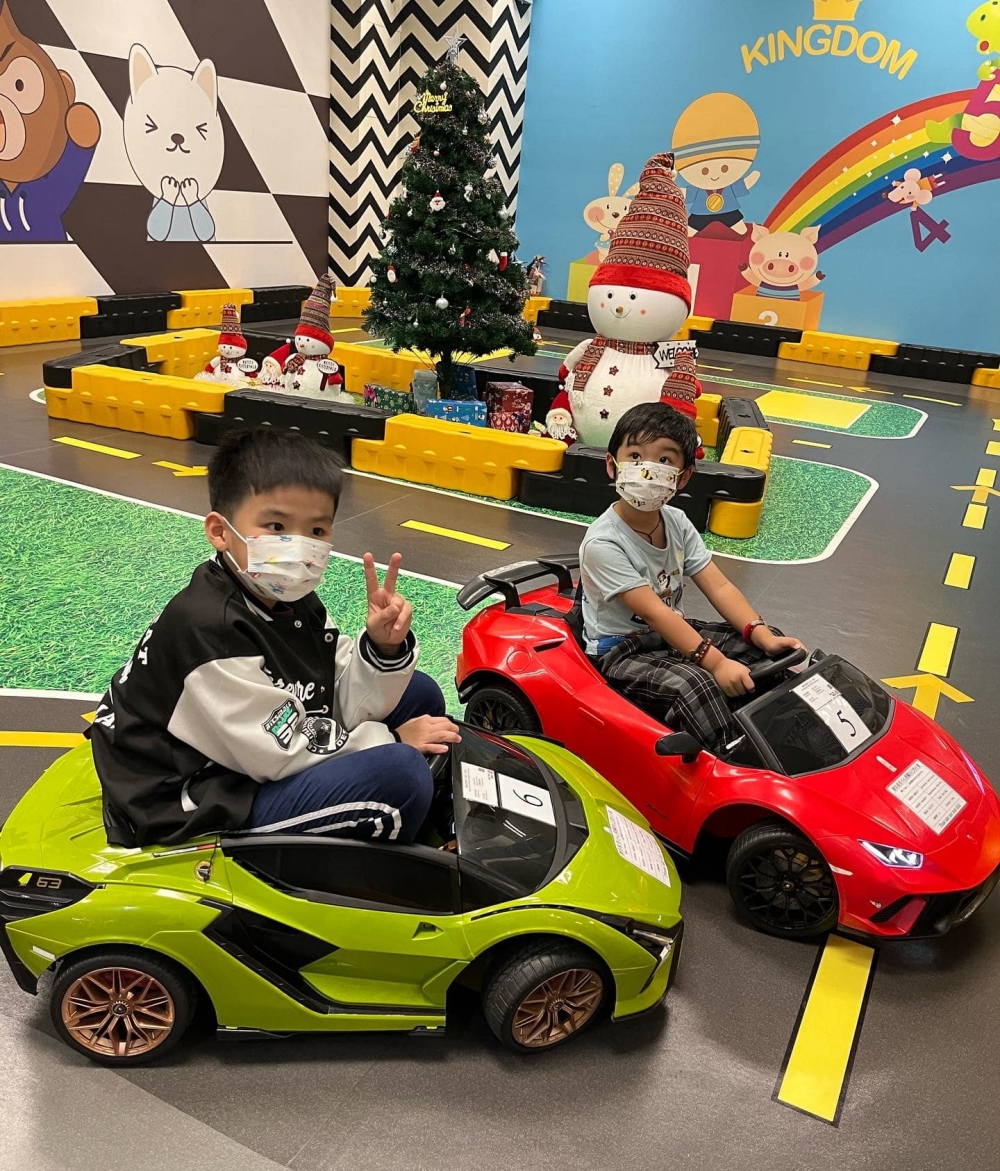 男生最愛的賽車!