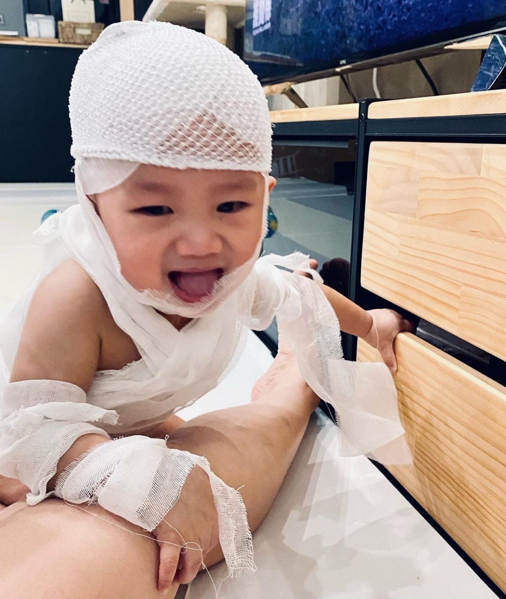 萬聖節變裝之兒童木乃伊!
