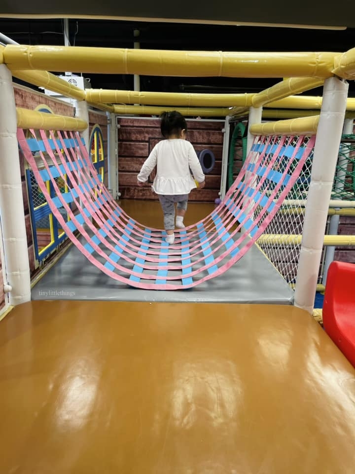 安全的攀爬網。