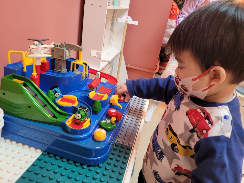 益智遊戲鍛鍊小肌肉發展。