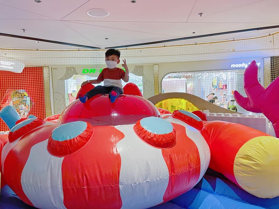 Donut Playhouse室內遊樂場海洋主題設施。