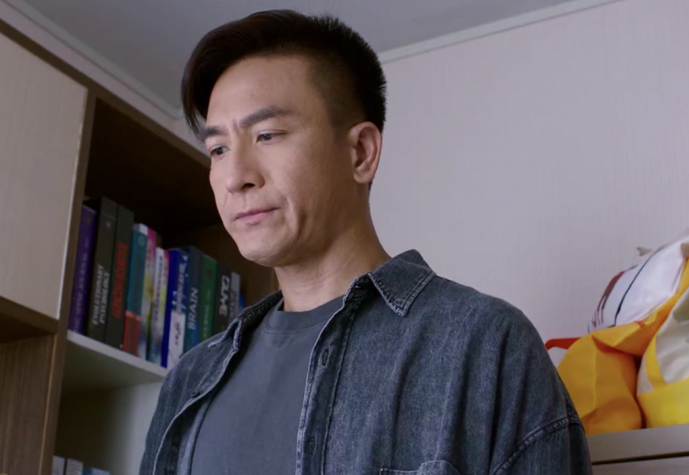 港男投訴媽媽經常檢查其信用卡交易記錄,了解他的消費。