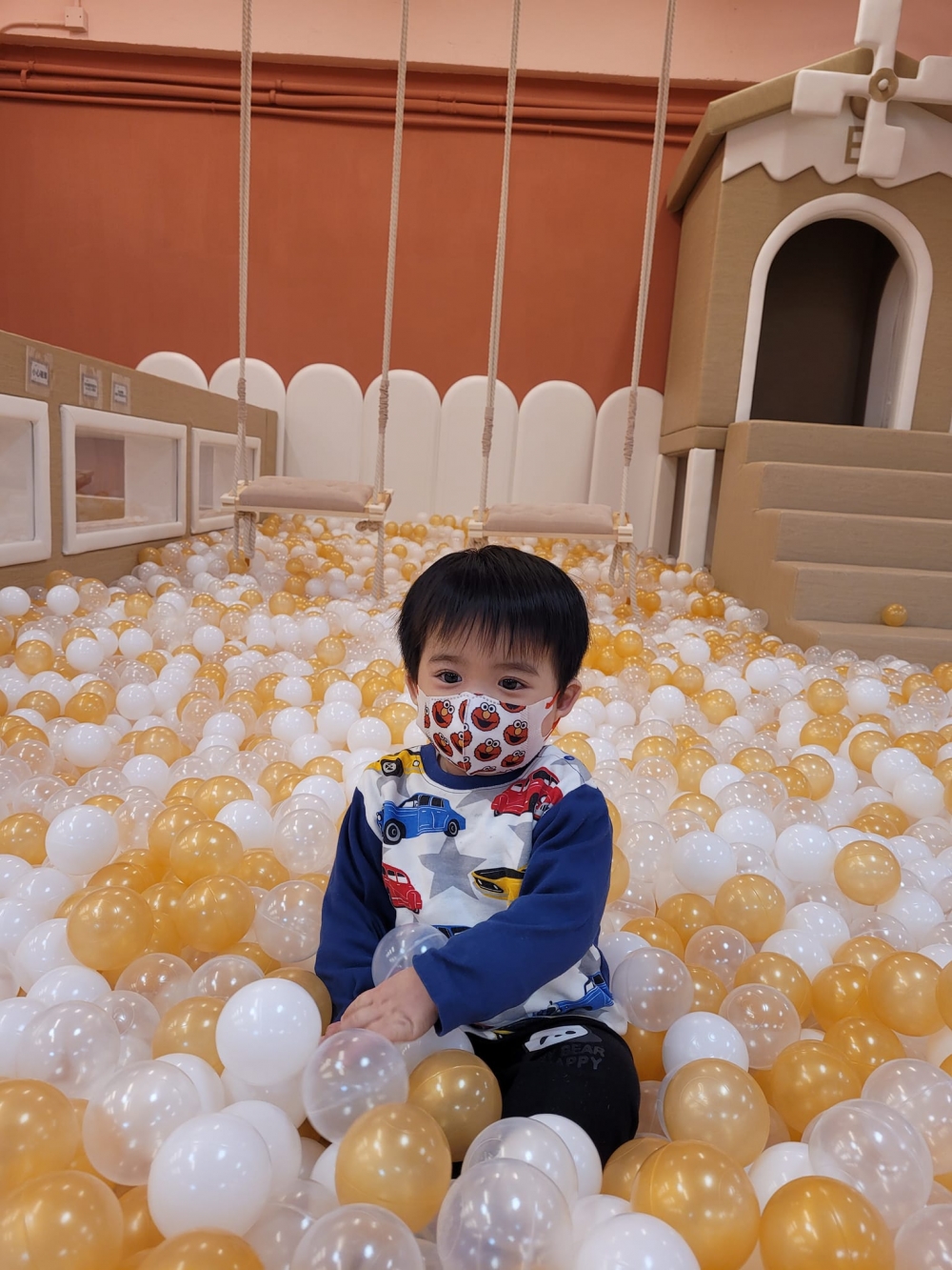 波波池除了好玩,漂亮色彩搭配也適合影相打卡。