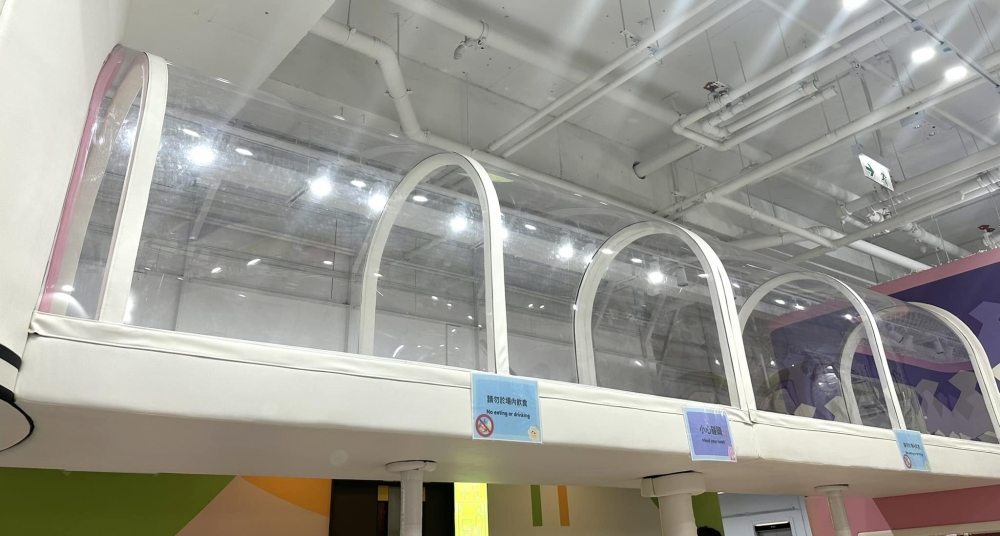 特別的玻璃棧道。