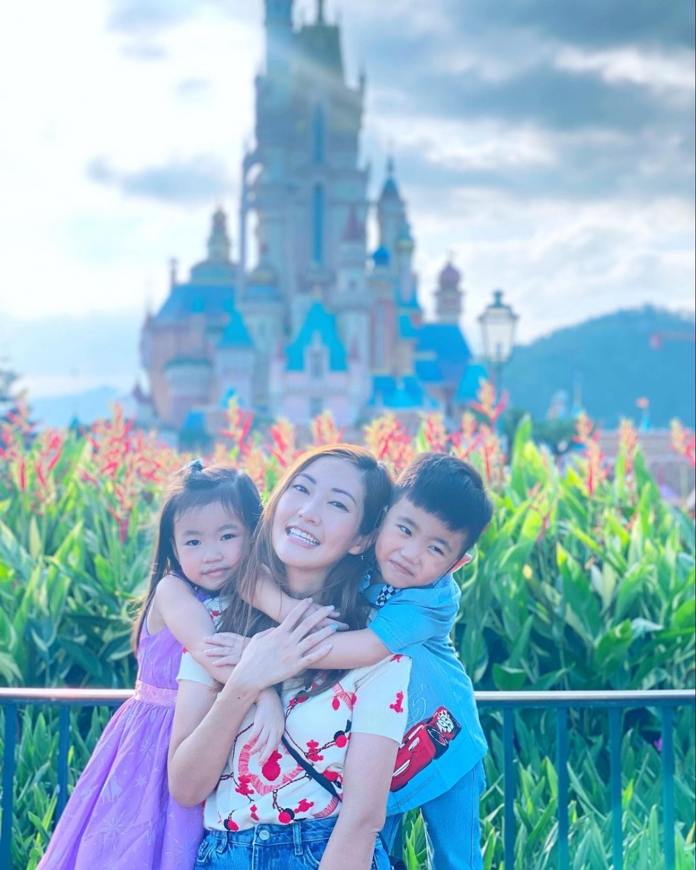 育有一兒Wesley和一女Sheryl的蔡雪瑩時常分享育兒經。