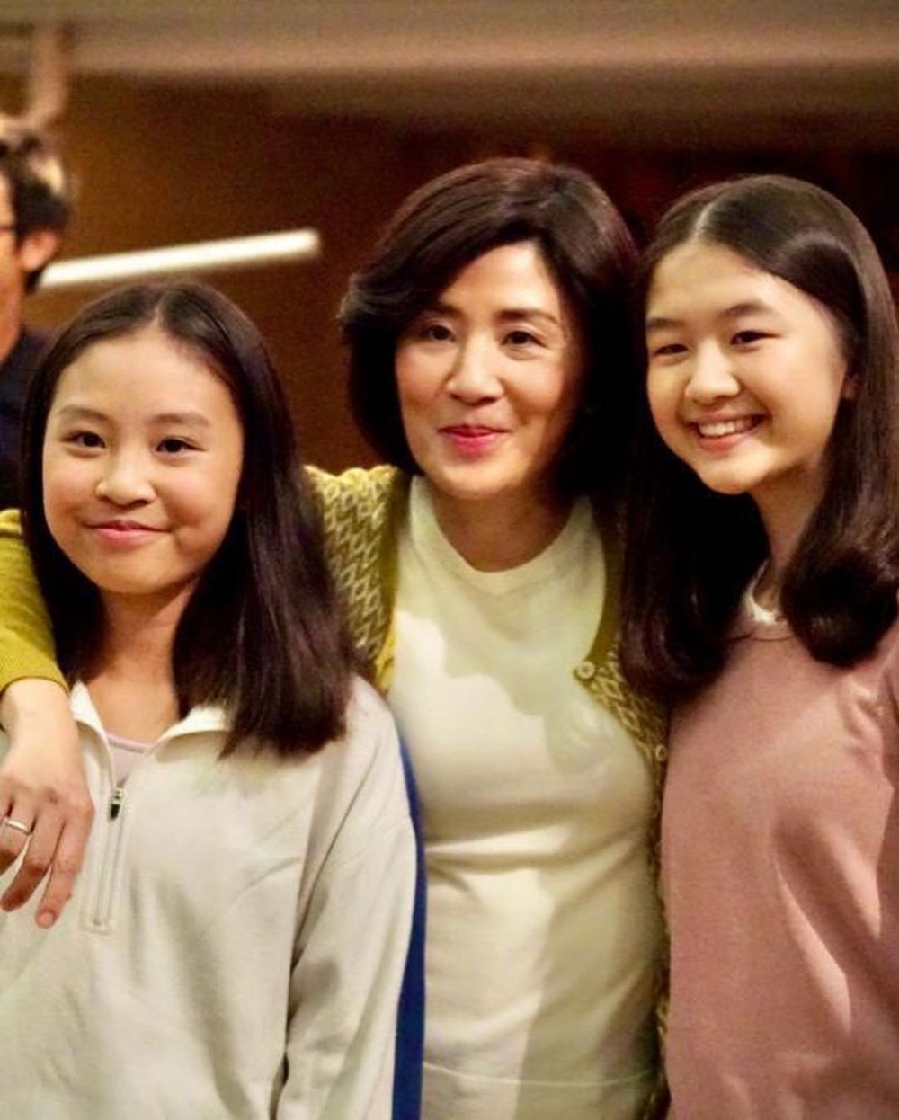 吳君如的女兒陳是知和姪女也有份客串《媽媽的神奇小子》。