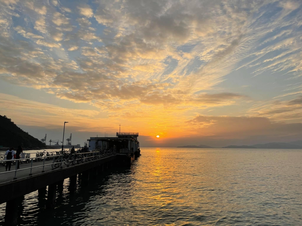 南丫島榕樹彎碼頭黃昏景色也美翻天!