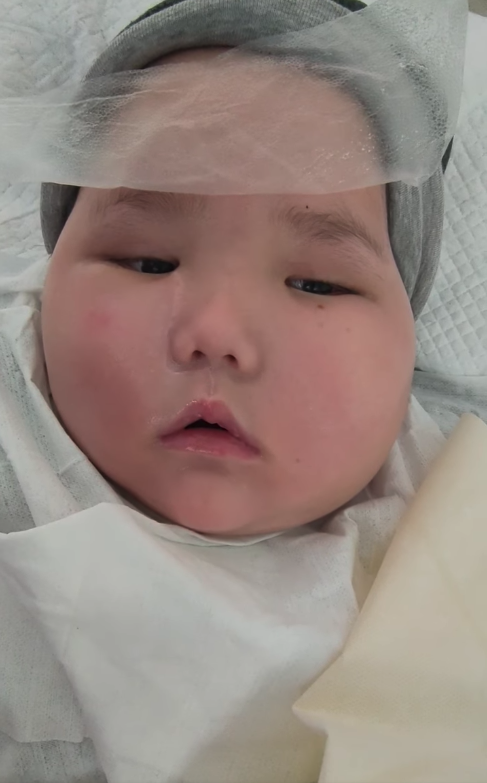 周爸爸在為天瑜按摩時,女兒出現反應。