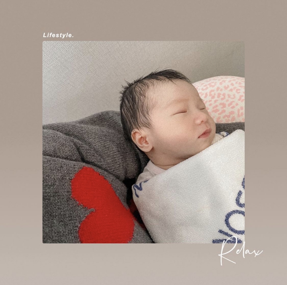 台灣女星Nina(曹婕妤)順利誕下小女兒,但大女兒卻變得敏感。