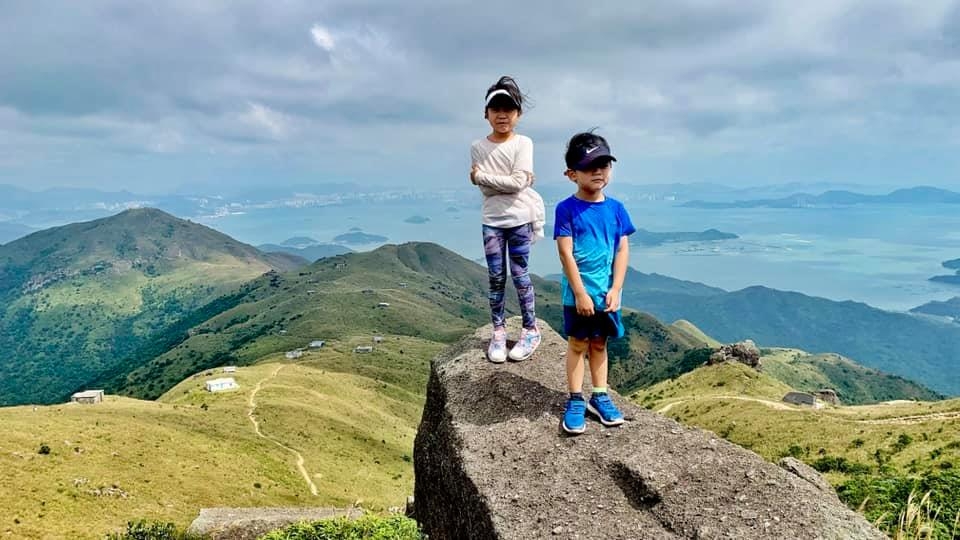 溫馨提醒:秋季登大東山衣物要保暖。
