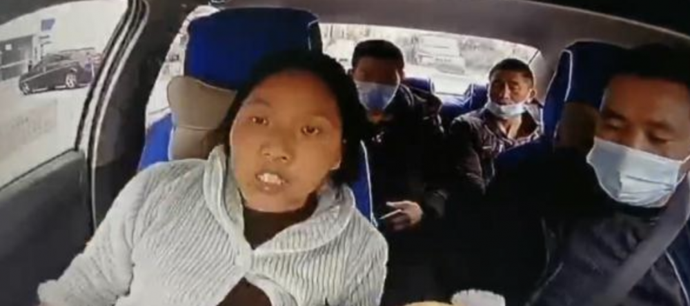 日前在內地,就有一個BB因年幼的姐姐餵食栗子而險些因哽親而喪命。