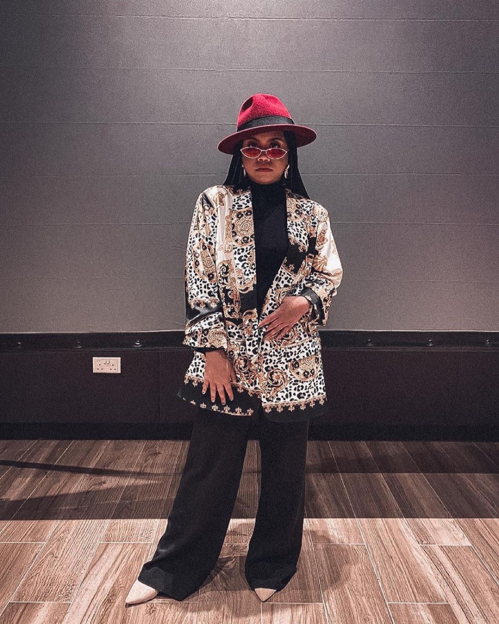 Nadya Dean是新加坡歌手及創作人。