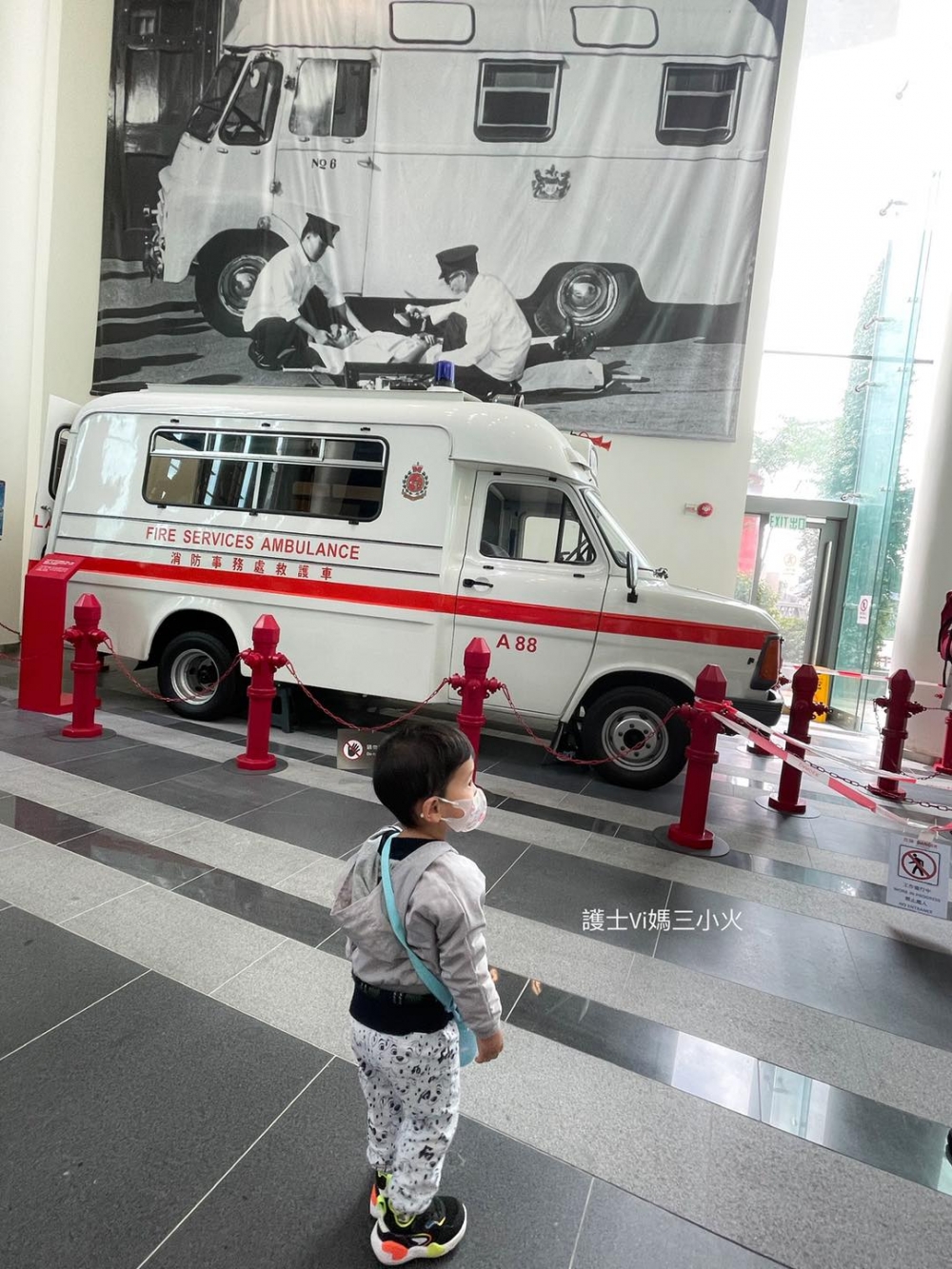 近距離參觀救護車,小朋友很興奮!