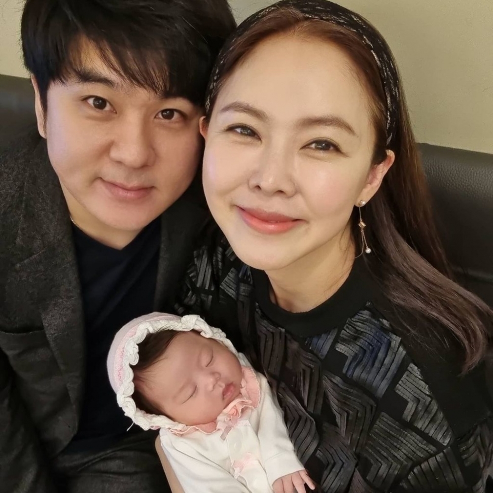徐智妍於今年8月透過剖腹誕下女兒。