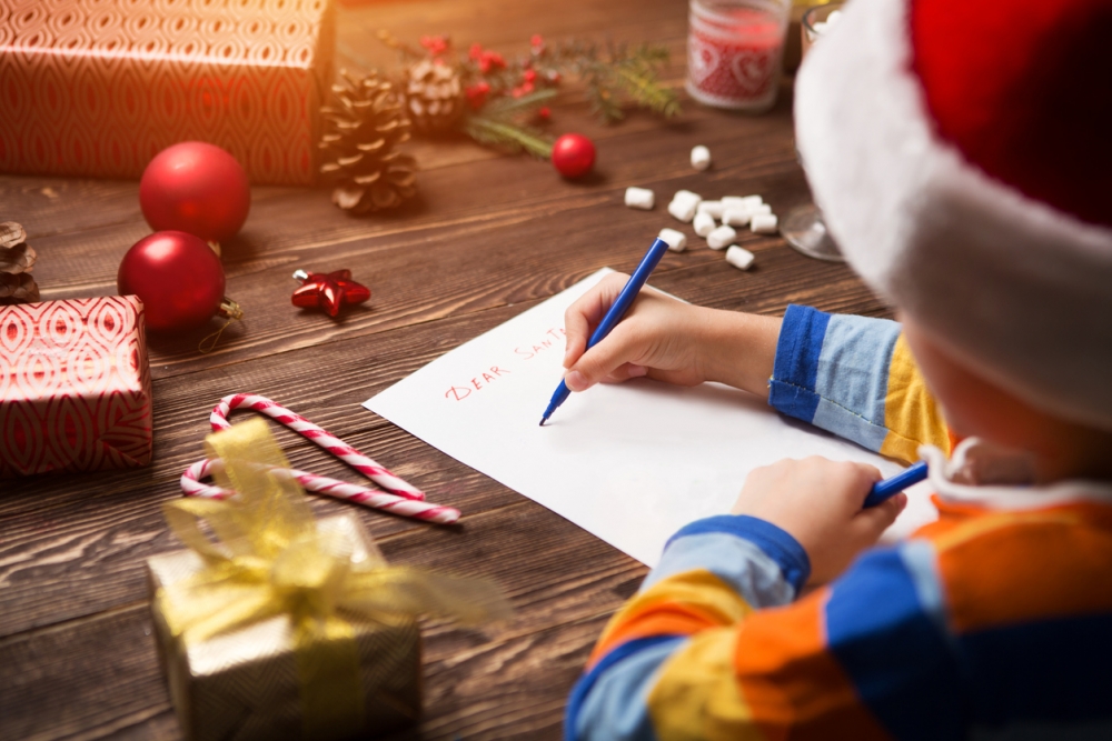 9歲兒子寫信希望親自寄給聖誕老人。