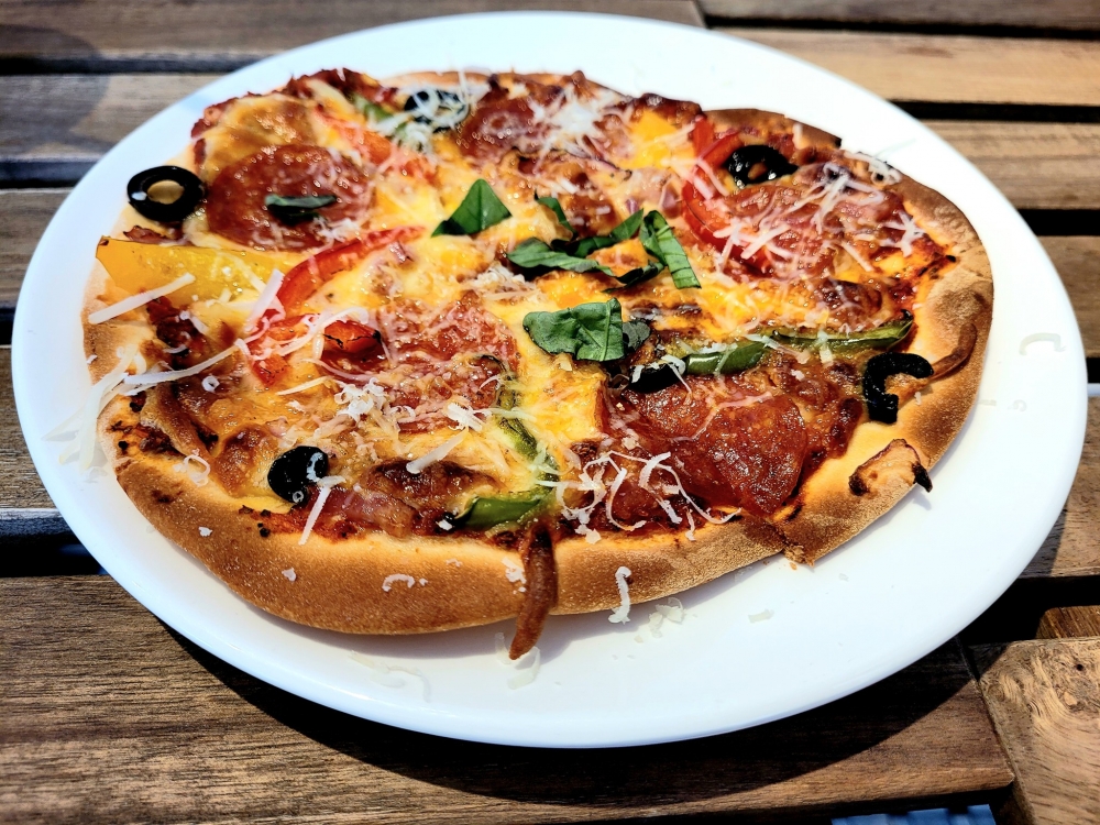 店家自製pizza。
