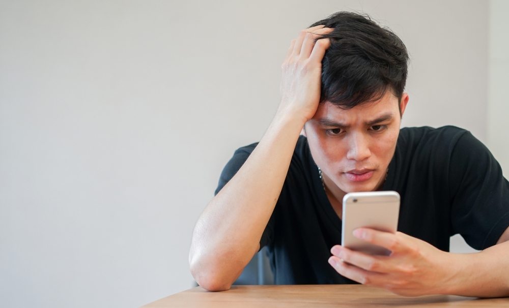 該名人夫在連登討論區以「女人生完仔其實係咪會當老公死左」為題發文。