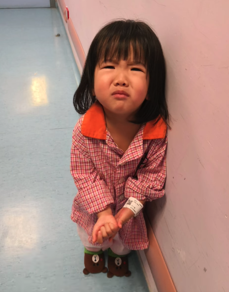 周爸爸期待接女兒回家照顧。