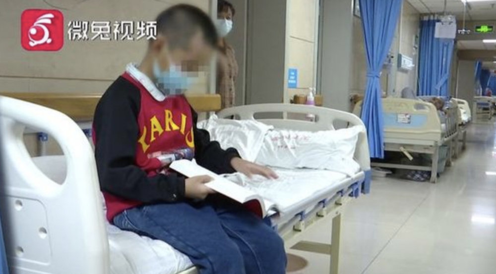 內地貴州有位11歲男童早前因車禍入院,但他的家人在孩子住院期間卻是不聞不問。