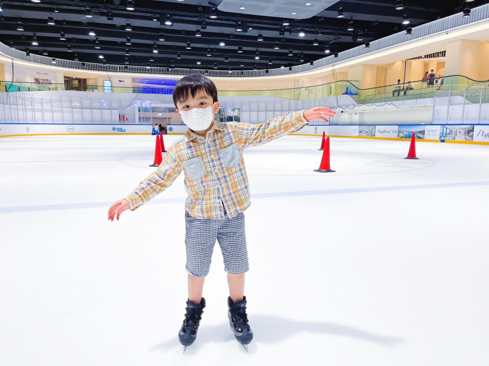 小朋友學習能力強,一下就學會啦~