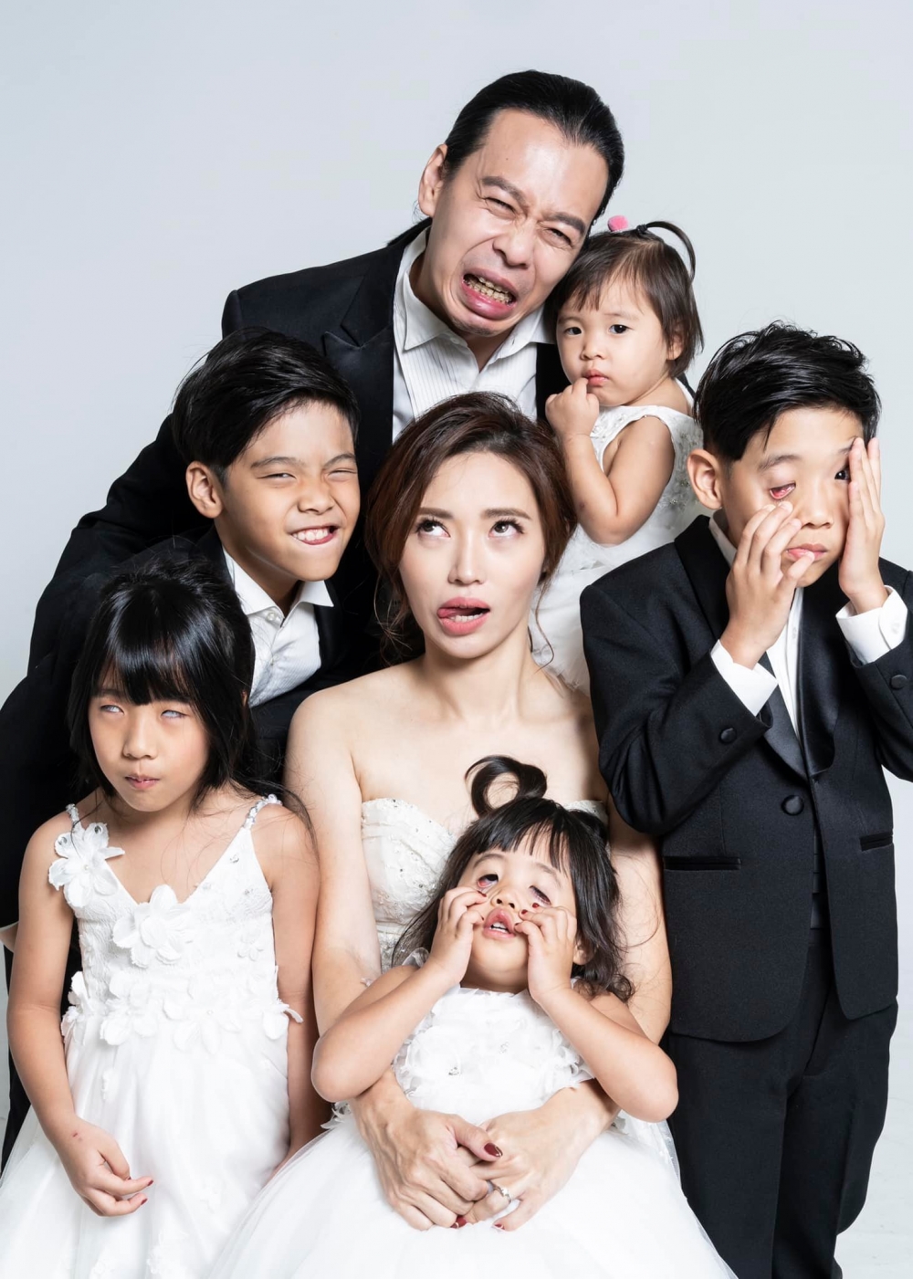 林叨囝仔一家感情超好。