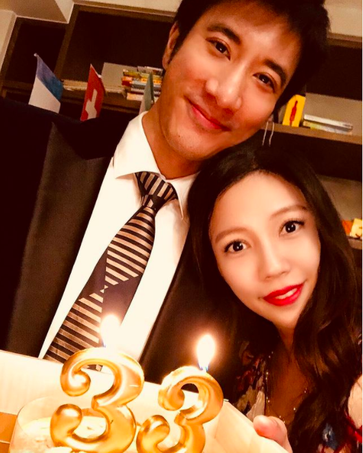 李靚蕾嘲王力宏已是中年人,卻躲在爸爸身後不自己面對。