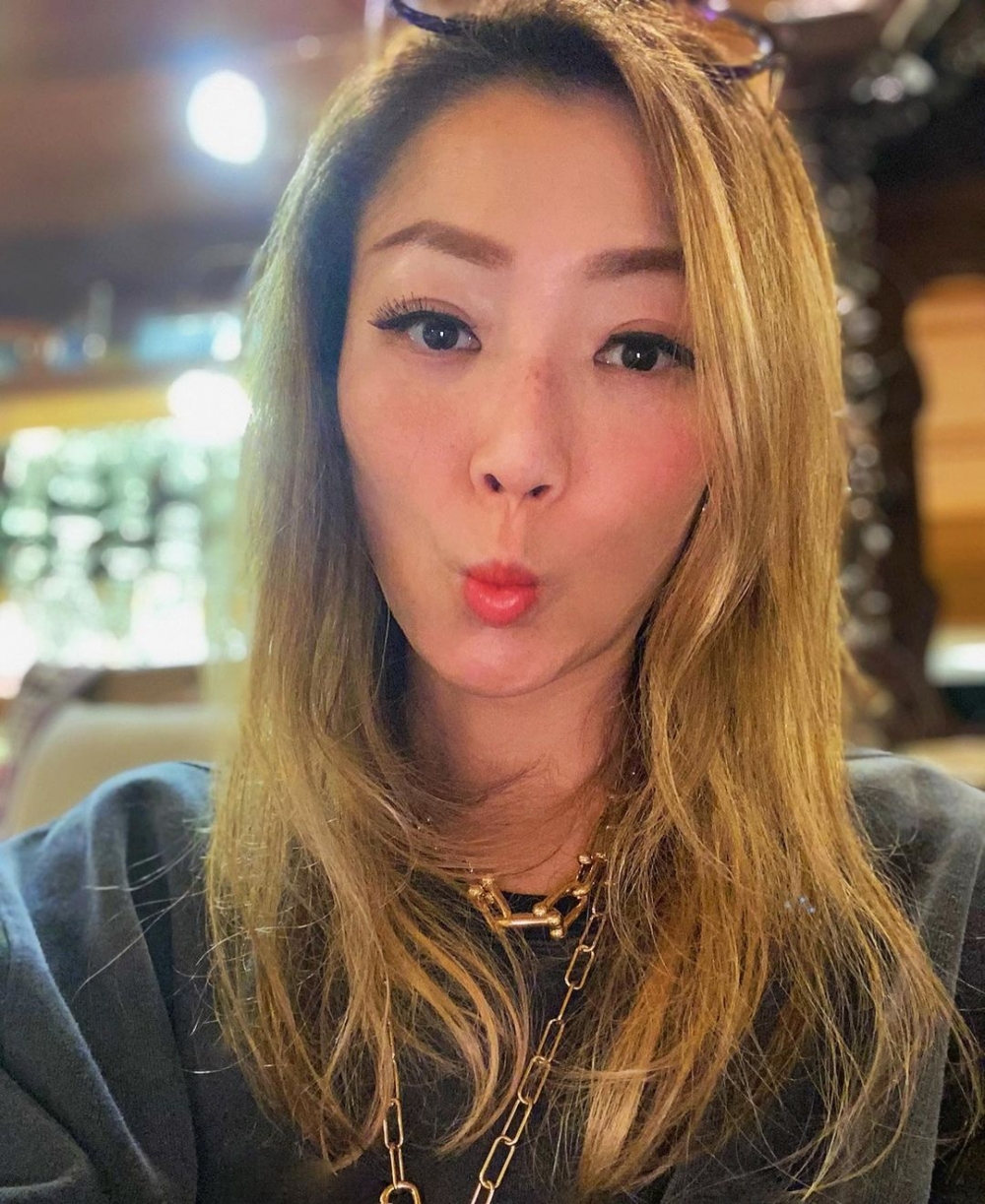 Sammi曾公開表示很喜歡自己的鼻子上的雀斑。