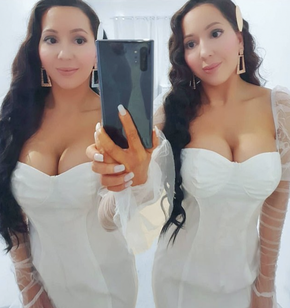 在澳洲有一對35歲的同卵雙胞胎姊妹花,多年來不但堅持外表一樣,就連生活都形影不離。