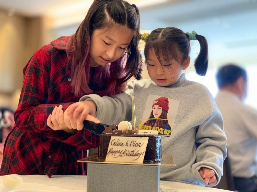 Celine和妹妹Dion感情好,兩人還是同月同日生日。