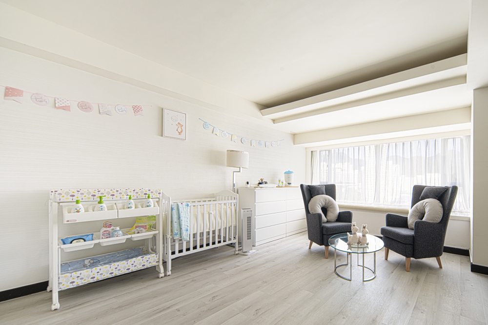 育嬰室設備齊全，陪月員亦會在這裡照顧BB，如沖涼、換片等。