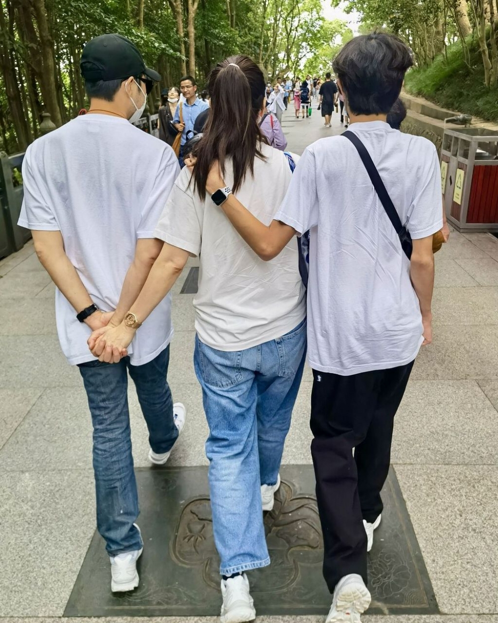 袁詠儀透露自己是一名狠媽,家教嚴格。