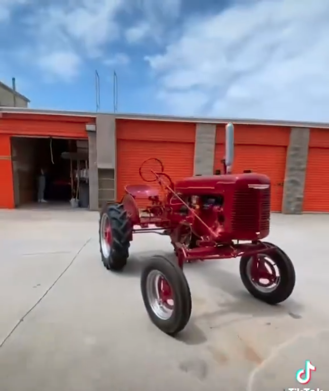 第25次 $11,100美元(約86615港元) 3台拖拉機