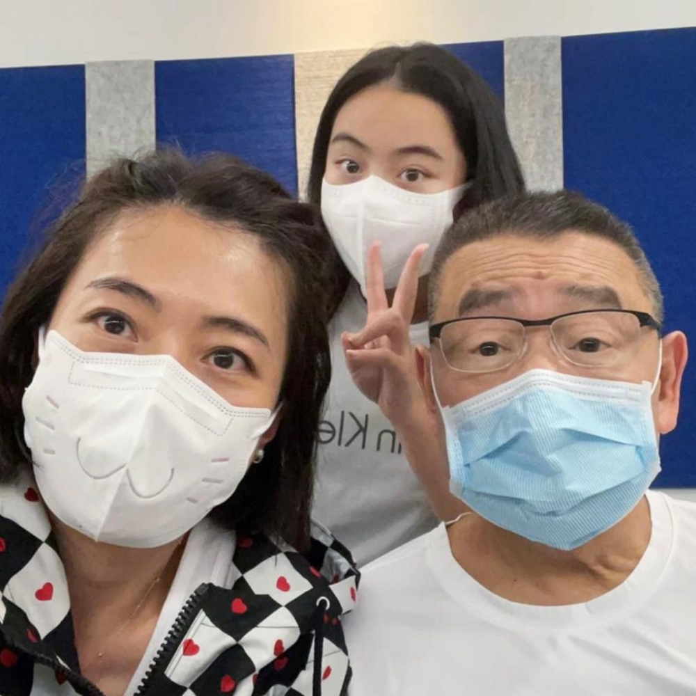 Josephine和爸媽感情好。