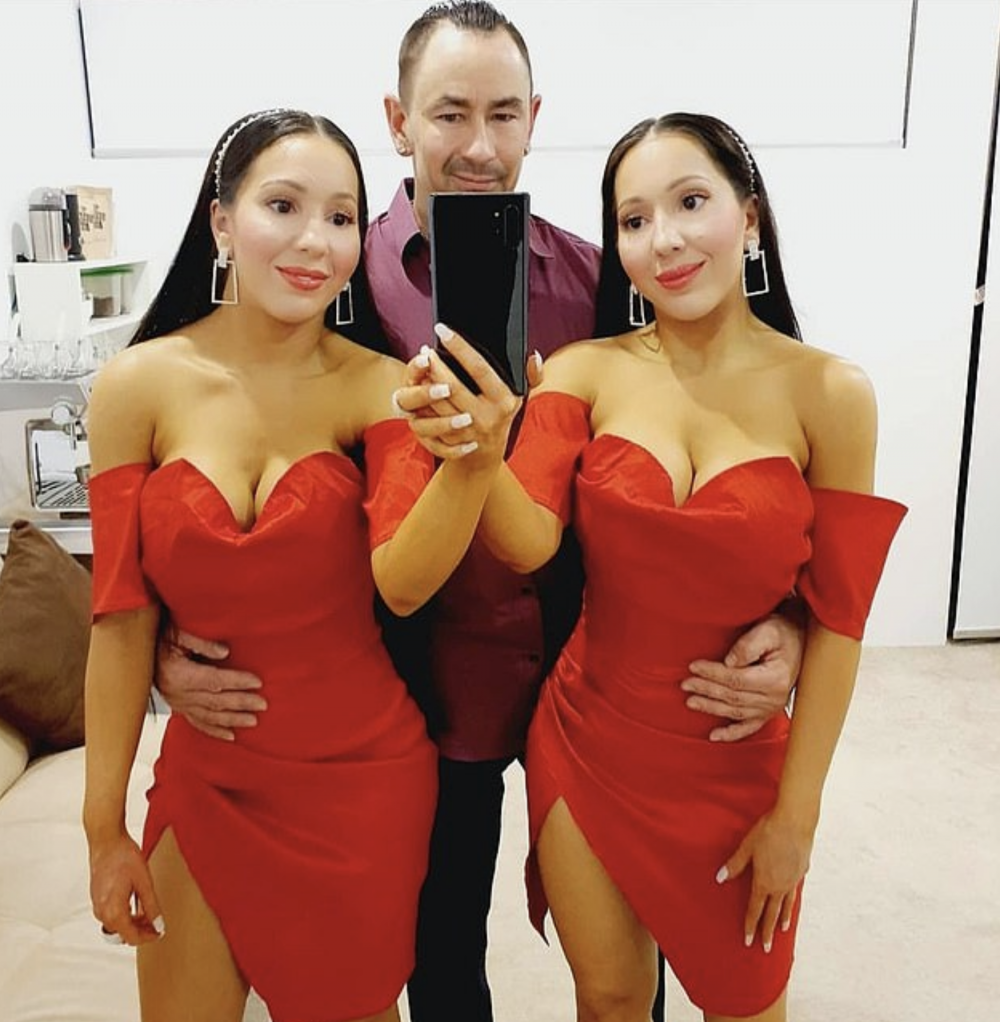 Anna DeCinque 和 LucyDeCinque 近日宣布,跟兩人共享了10年的男朋友訂婚。