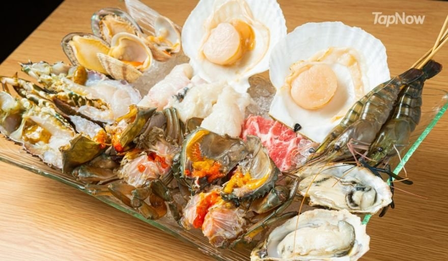 2小時的8款鮮蒸氣火鍋放題有多款限量新鮮海鮮及食材任食。