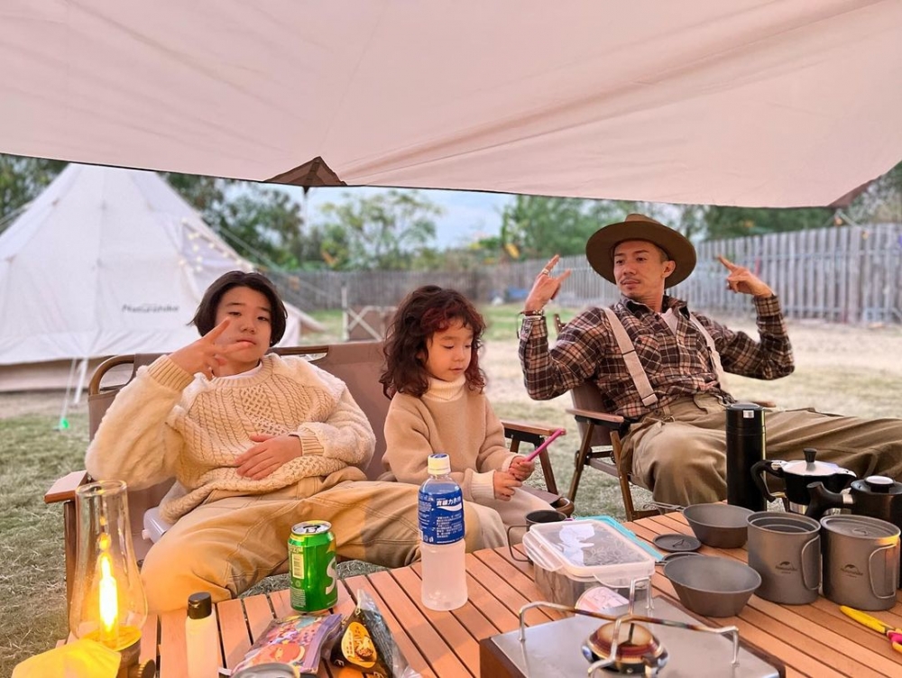 Kay和張繼聰結婚14年有餘,一家四口生活幸福。
