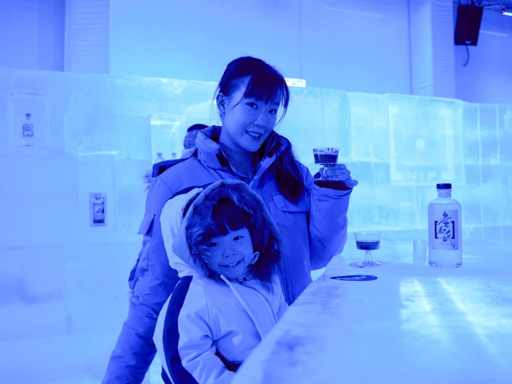 Glacier Ice House是經專業冰雕師打磨及裝嵌而成。