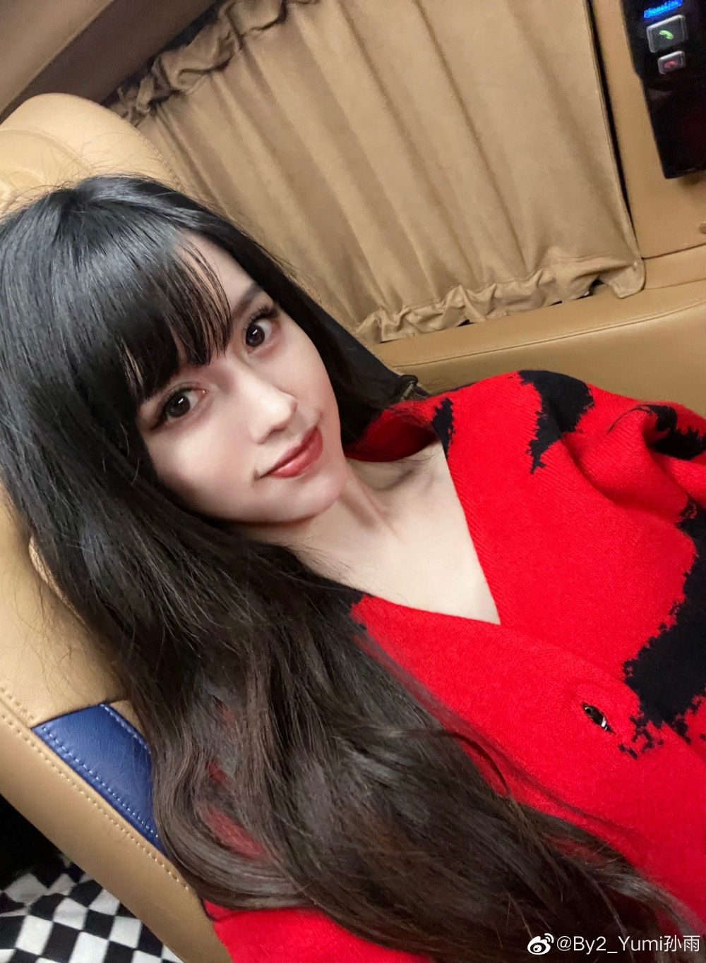 Yumi指透過媒體知道王力宏和李靚蕾結婚時,她哭了。
