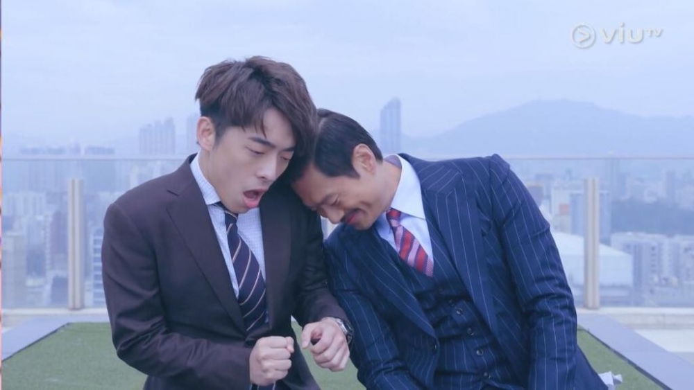 爸爸對著男友會變得特別健談,又會故意製造身體接觸。