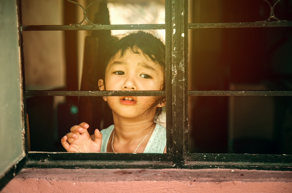 香港有近27.5萬名貧窮兒童！