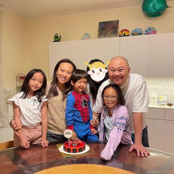 Bob的13歲大女兒霏霏在IG打千字文為爸爸抱不平。