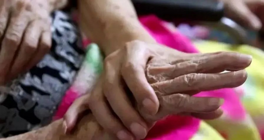 朱孟勳辭去工作，全時間照顧媽媽。