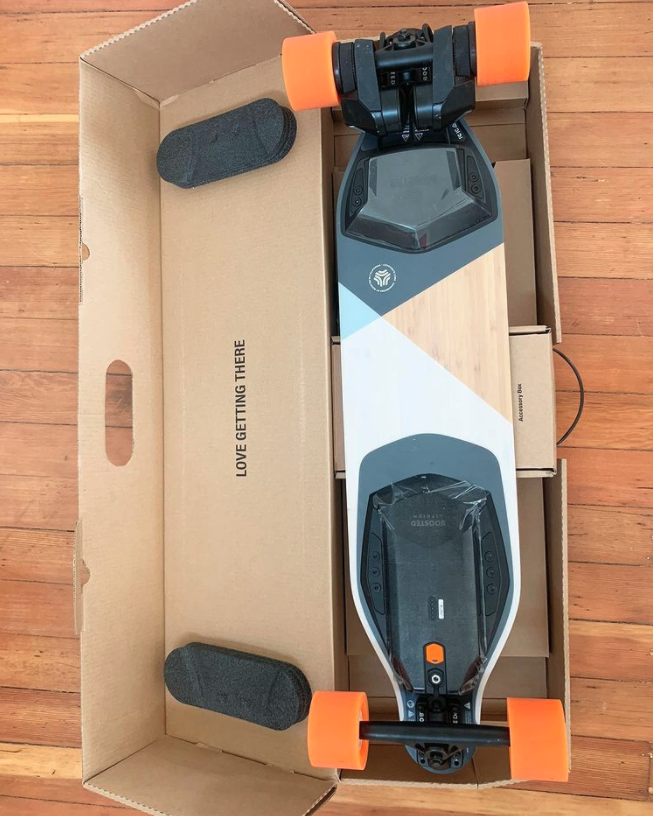 第15次 $1,400美元(約10924港元) Boosted Board V3 Plus電動滑板