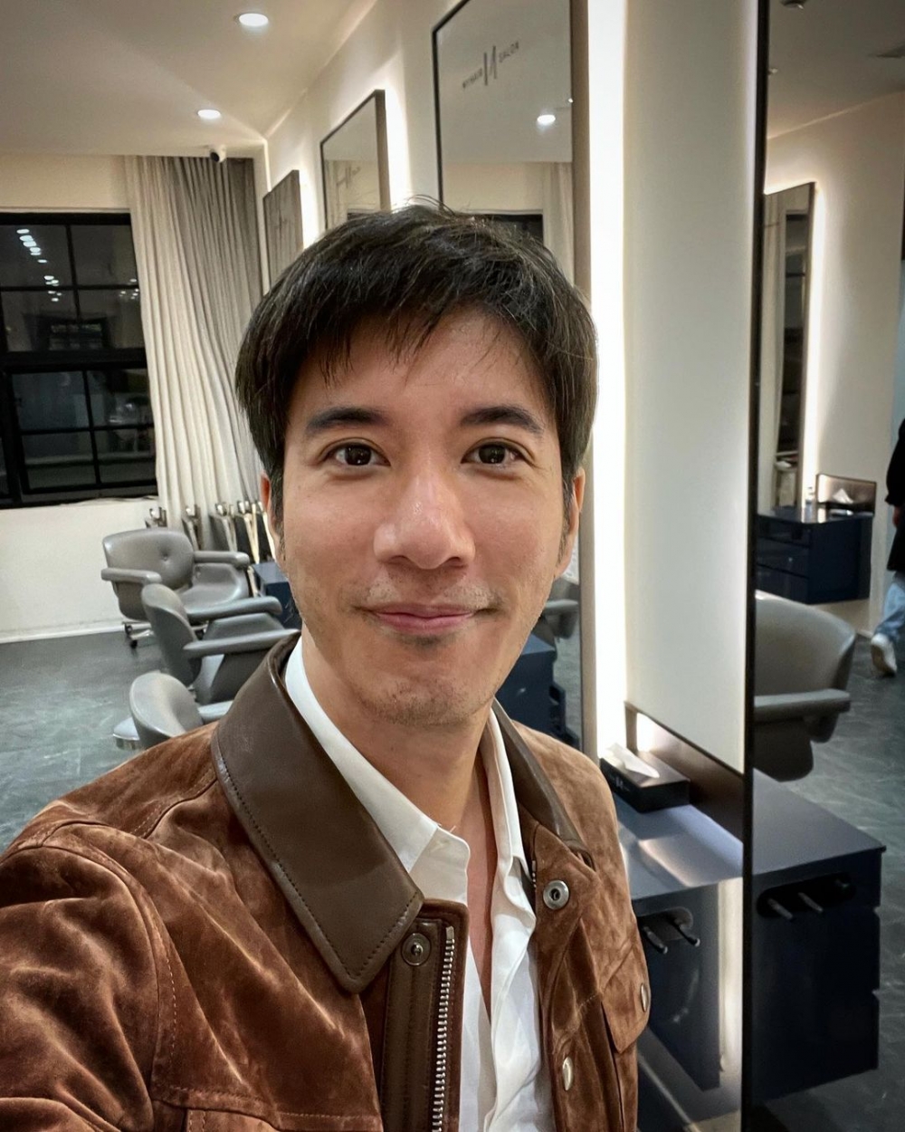 王力宏形象插水。