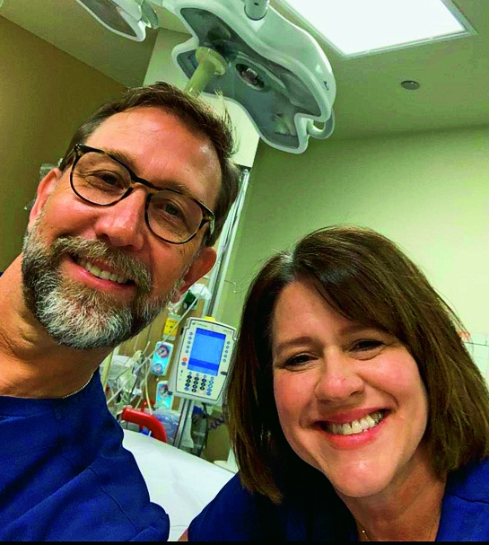 血緣手足就在身邊，兩人大受感動。