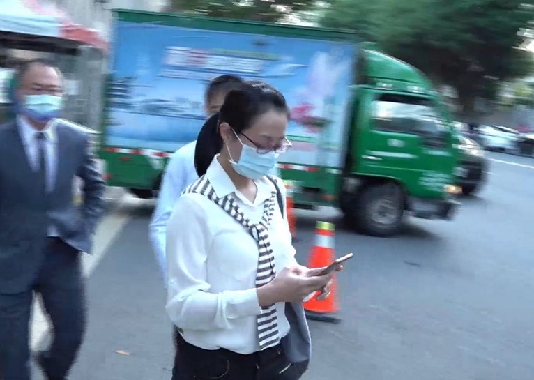 夫婦擔心二人收監後，無人照顧孩子。