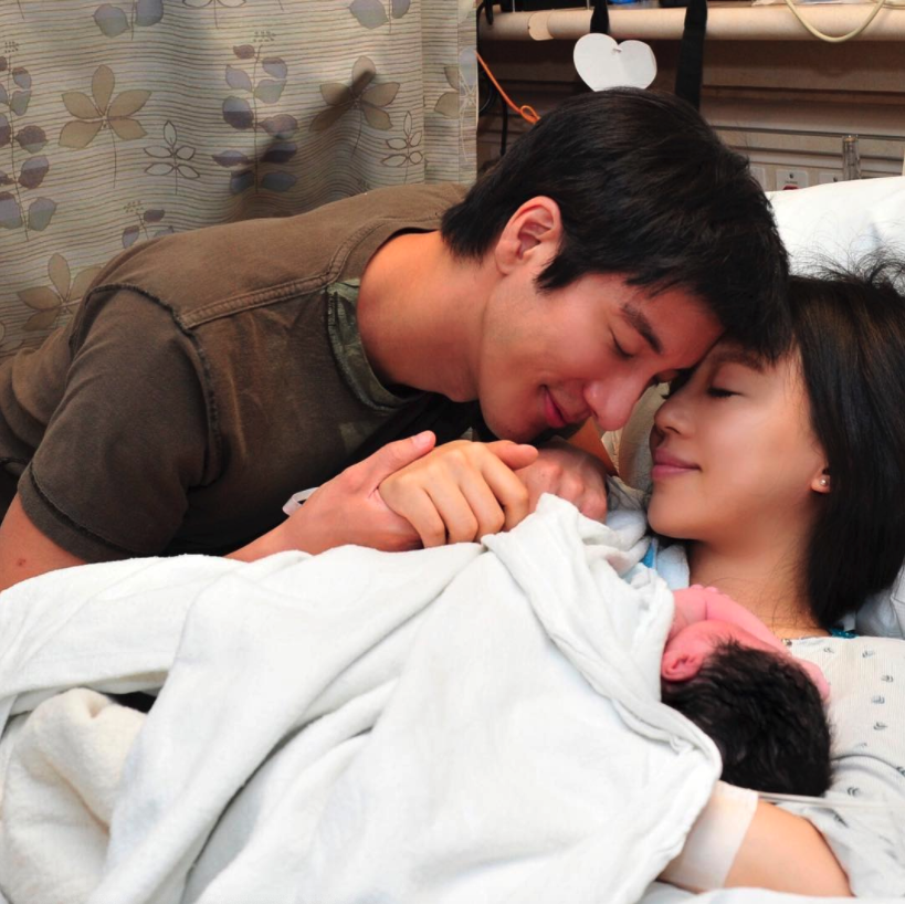 二婚後誕下3名孩子，分別是2名女兒和1名兒子。