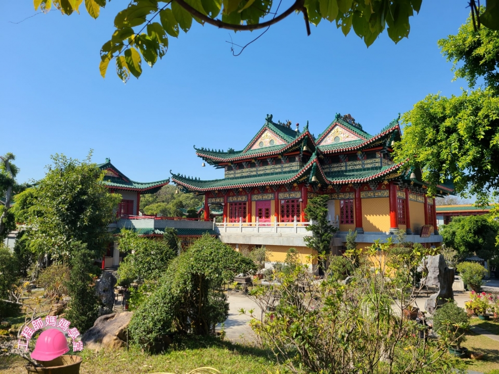 雲泉仙館古風建築,給人祥和的感覺。