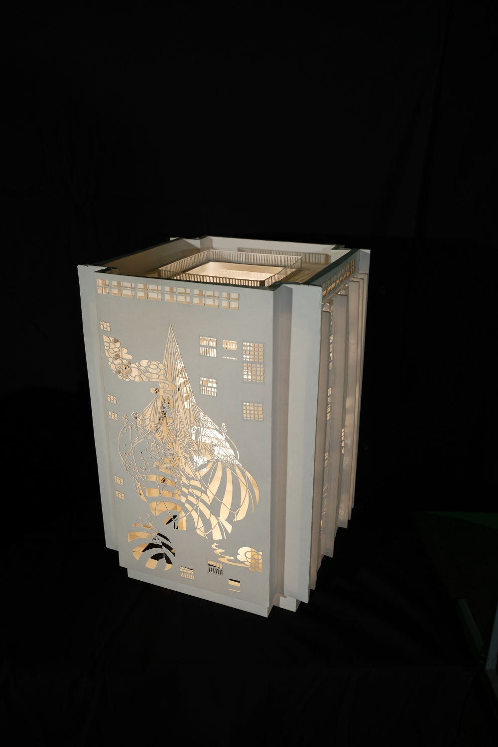葛量洪視覺藝術獎高中組的作品「花樣的年華」