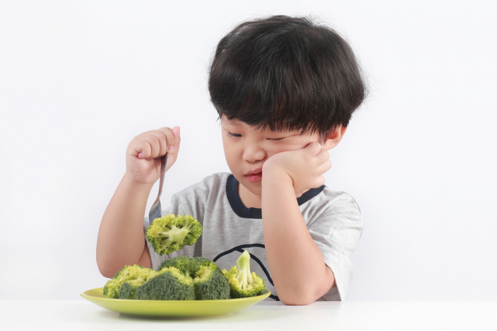 有家長指出家中孩子在學校甚麼都願意吃,在家卻經常挑食。